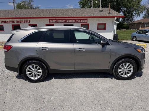 Titanium Silver 2017 Kia Sorento LX