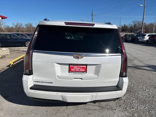 2016 Cadillac Escalade Platinum