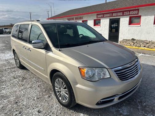 2013 Chrysler Town & Country Touring-L