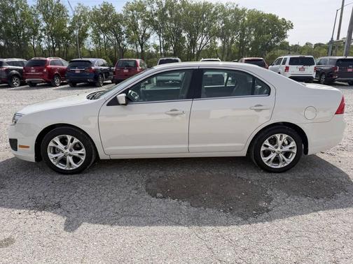 Off White 2012 Ford Fusion SE