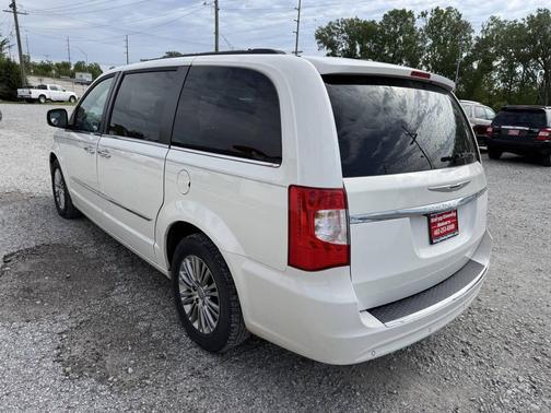 Stone White Clearcoat 2013 Chrysler Town & Country Touring-L