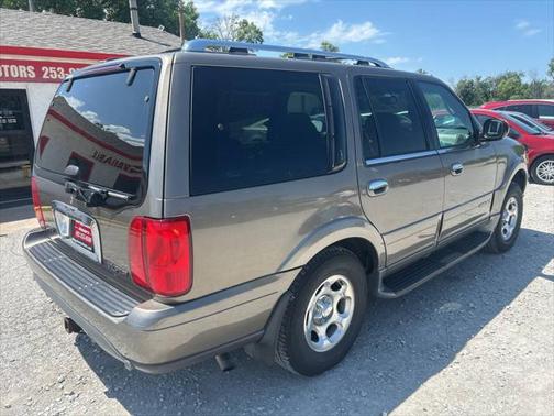 2001 Lincoln Navigator Base