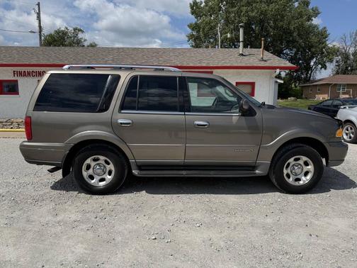 2001 Lincoln Navigator Base