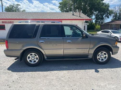 2001 Lincoln Navigator Base