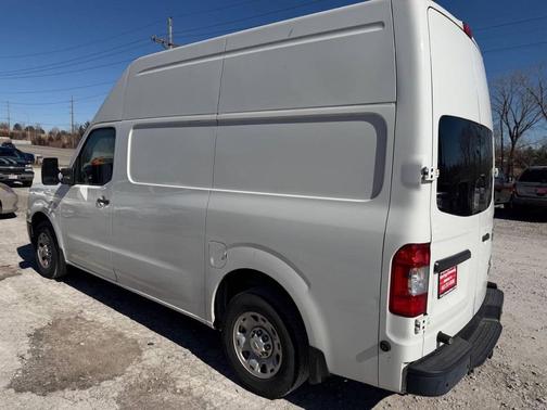 2014 Nissan NV Cargo NV2500 HD SV V8