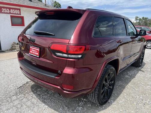2022 Jeep Grand Cherokee Laredo