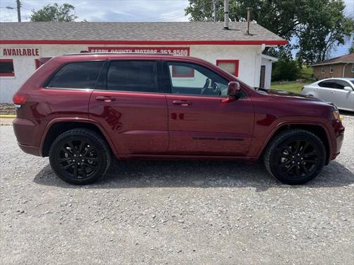 2022 Jeep Grand Cherokee Laredo