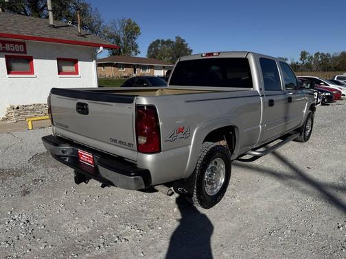 2004 Chevrolet Silverado 2500 LS Crew Cab