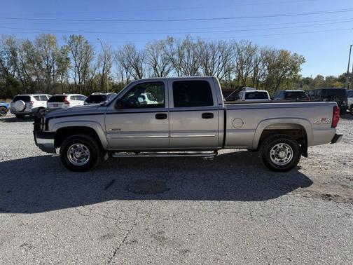 2004 Chevrolet Silverado 2500 LS Crew Cab