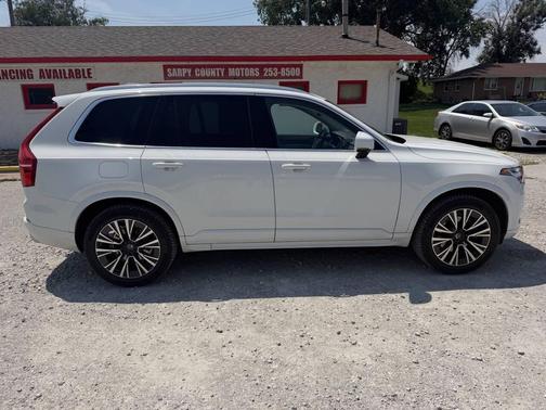 Off White 2020 Volvo XC90 T5 Momentum