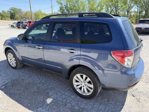 Blue 2012 Subaru Forester 2.5X Premium