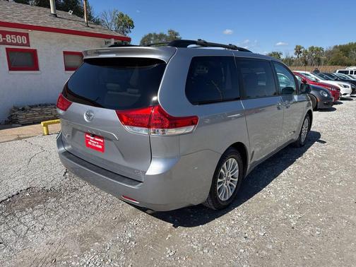 2014 Toyota Sienna XLE