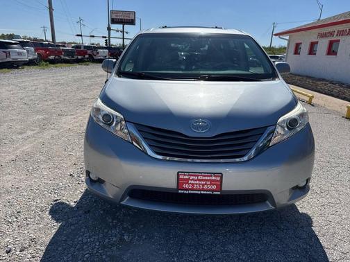 2014 Toyota Sienna XLE