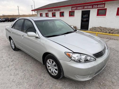 2005 Toyota Camry LE