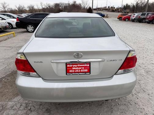 2005 Toyota Camry LE