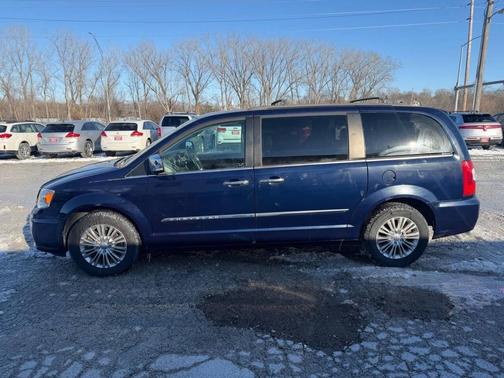 2015 Chrysler Town & Country Touring-L