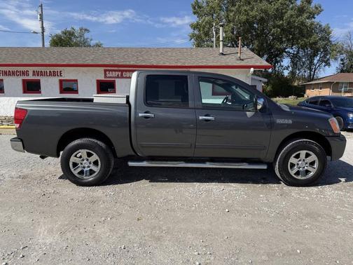 2011 Nissan Titan SV