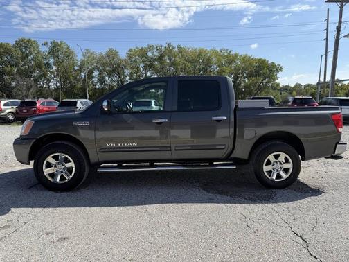 2011 Nissan Titan SV