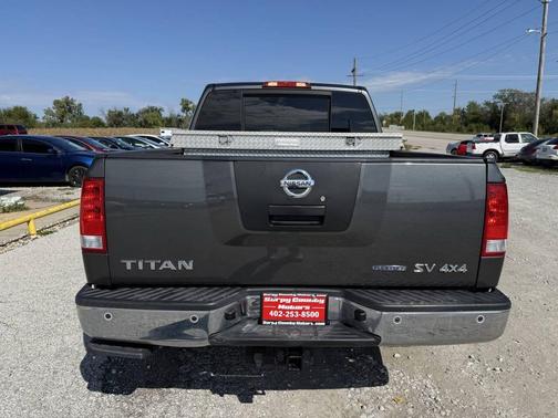 2011 Nissan Titan SV