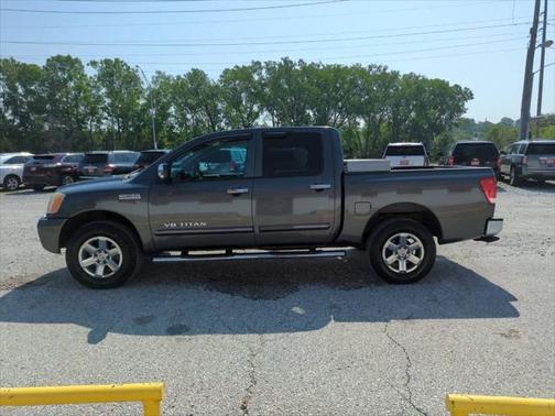 2011 Nissan Titan SV