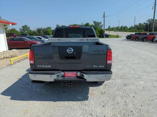 2011 Nissan Titan SV