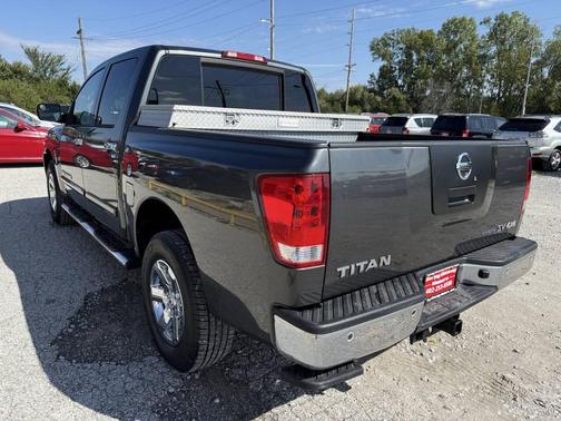 2011 Nissan Titan SV