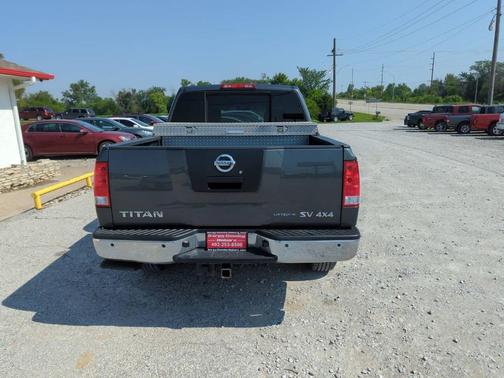 2011 Nissan Titan SV