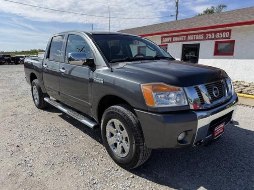 2011 Nissan Titan SV