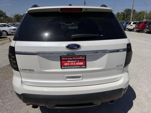 Off White 2014 Ford Explorer Limited