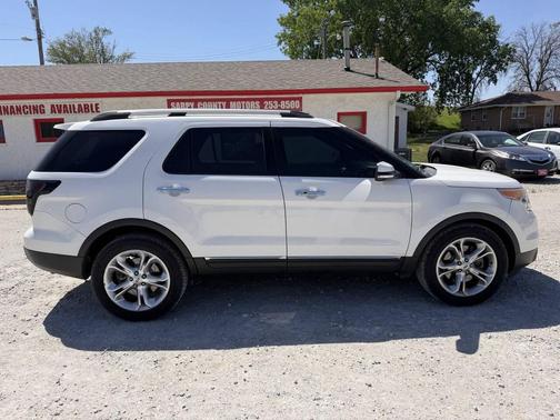 Off White 2014 Ford Explorer Limited