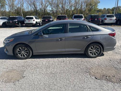 2018 Hyundai SONATA SE