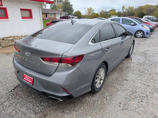 2018 Hyundai SONATA SE