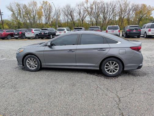 2018 Hyundai SONATA SE