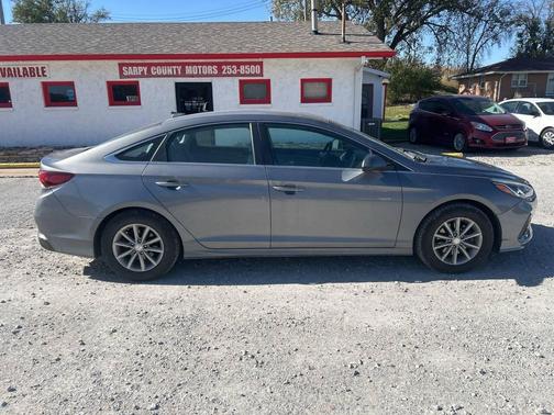 2018 Hyundai SONATA SE