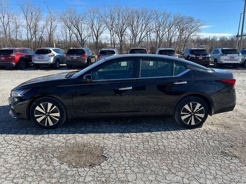 2022 Nissan Altima 2.5 SV