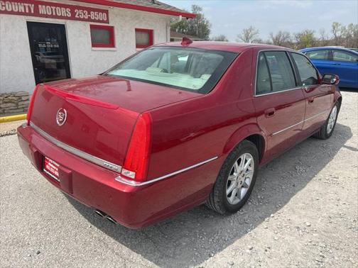 2011 Cadillac DTS Luxury Collection