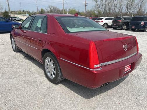 2011 Cadillac DTS Luxury Collection