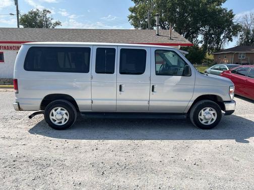 2011 Ford E350 Super Duty XLT