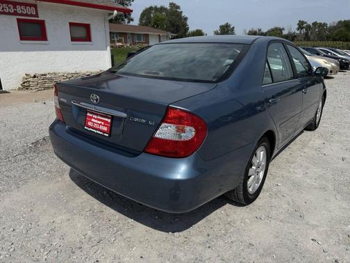 2004 Toyota Camry XLE