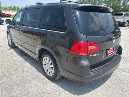 2012 Volkswagen Routan SE