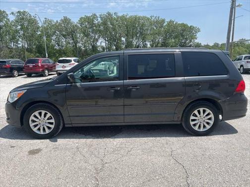 2012 Volkswagen Routan SE