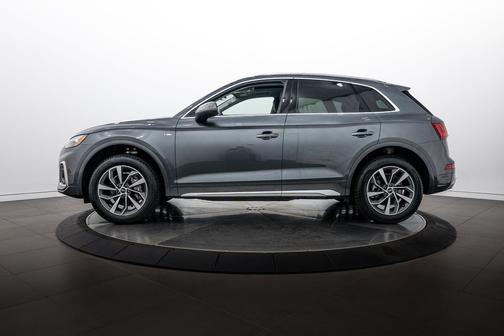 Daytona Gray Pearl Effect 2023 Audi Q5 45 S line Premium Plus
