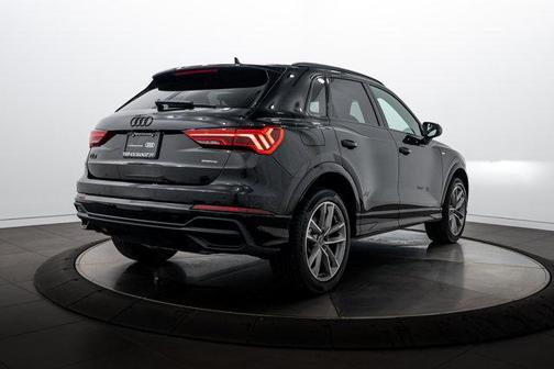 Mythos Black Metallic 2023 Audi Q3 S line Premium