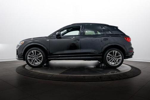 Mythos Black Metallic 2023 Audi Q3 S line Premium