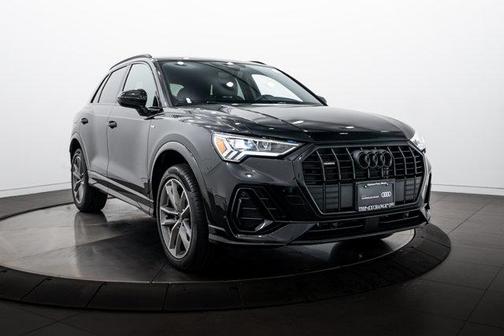 Mythos Black Metallic 2023 Audi Q3 S line Premium
