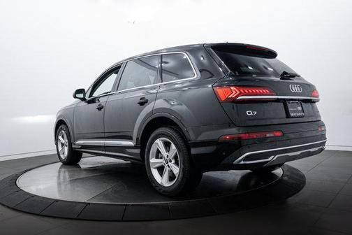 2023 Audi Q7 45 Premium