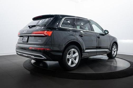 2023 Audi Q7 45 Premium