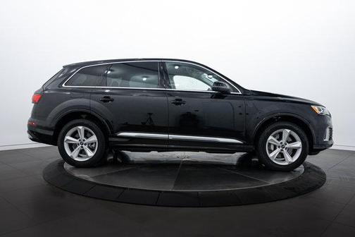 2023 Audi Q7 45 Premium