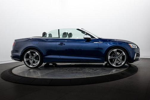 Navarra Blue Metallic/Black Roof 2019 Audi S5 3.0T Prestige
