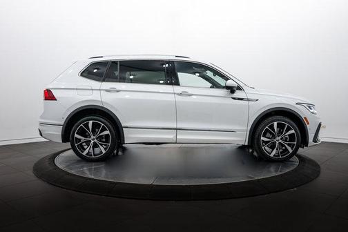2024 Volkswagen Tiguan 2.0T SEL R-Line 4MOTION